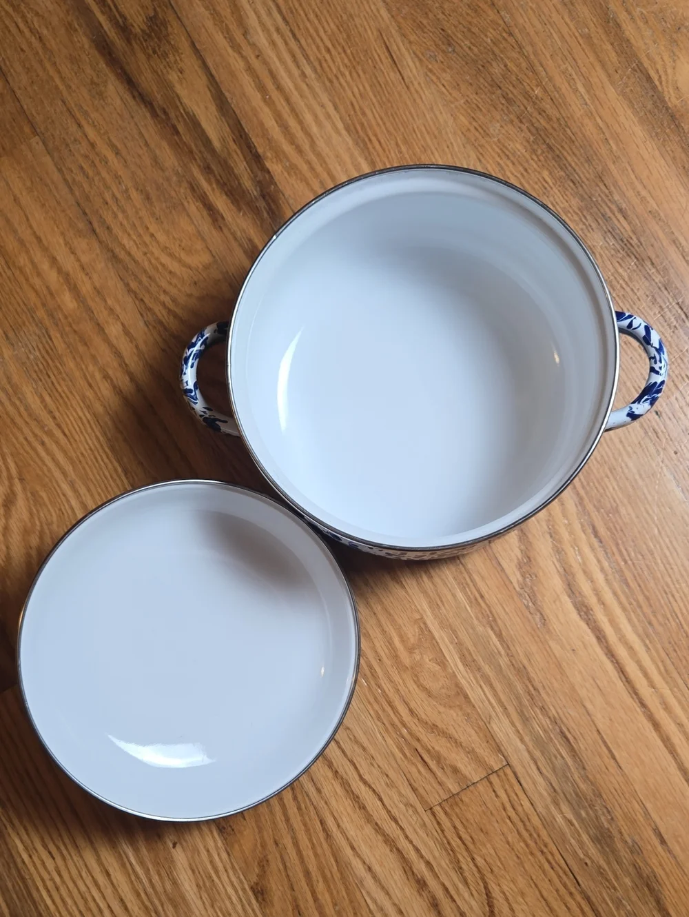 Golden Rabbit 4 Qt Cobalt Swirl enamel dutch oven